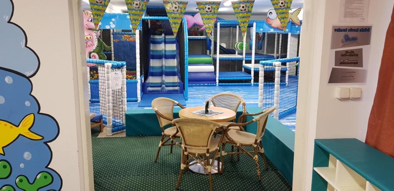 Golf Hotel Austerlitz エクステリア 写真