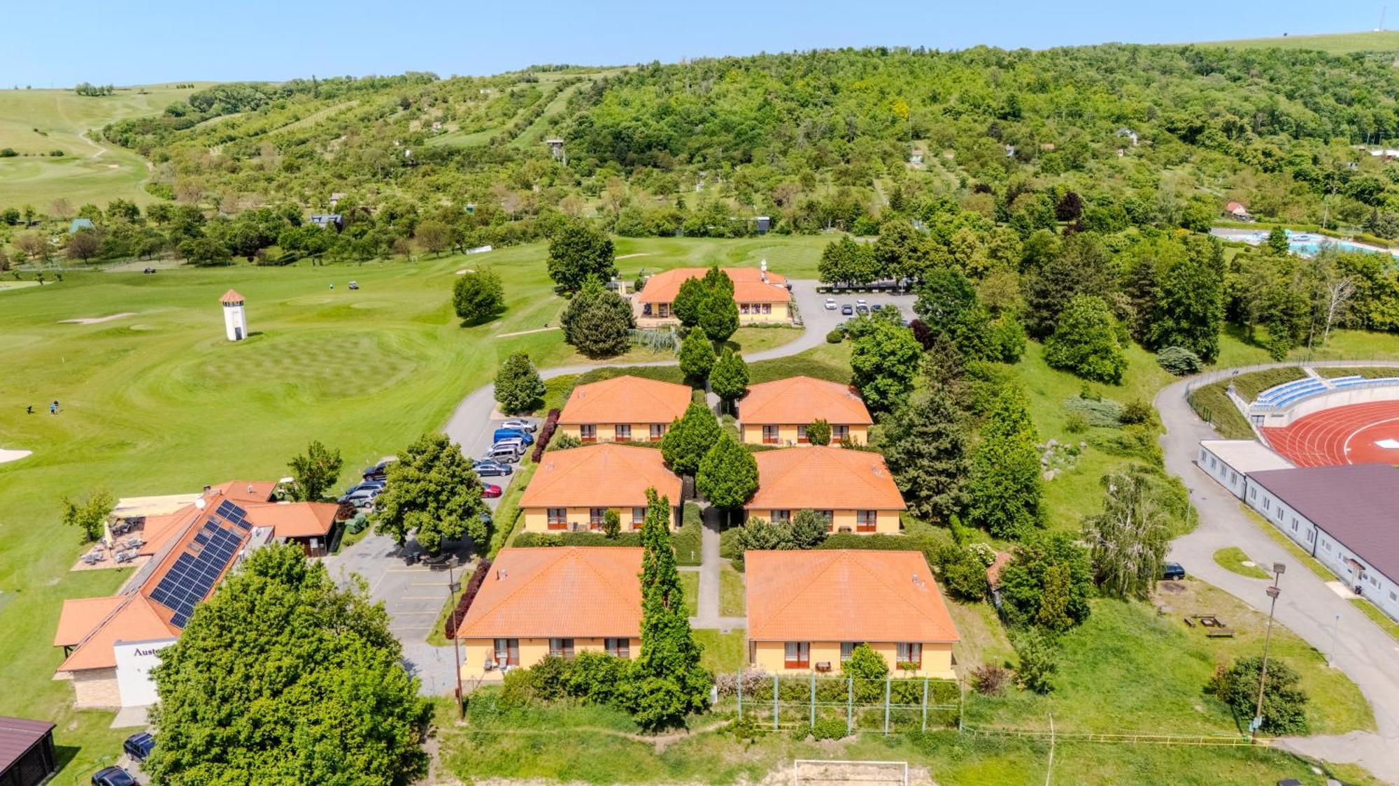 Golf Hotel Austerlitz エクステリア 写真